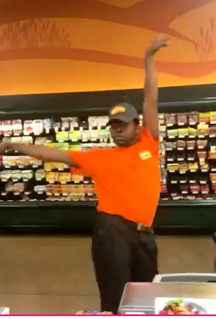 Guy Dances In Kroger like It’s Nobodies Business!