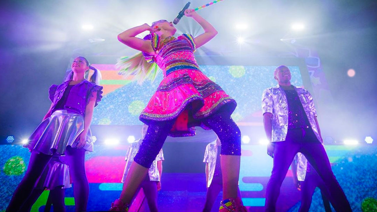 5 Outfits from JoJo’s D.R.E.A.M. Tour that will Totally Inspire Your